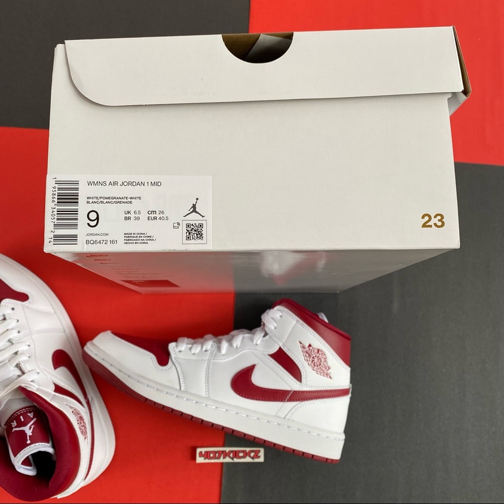 Women’s Air Jordan 1 Red Toe ❤️👟 - Picture 10 of 10